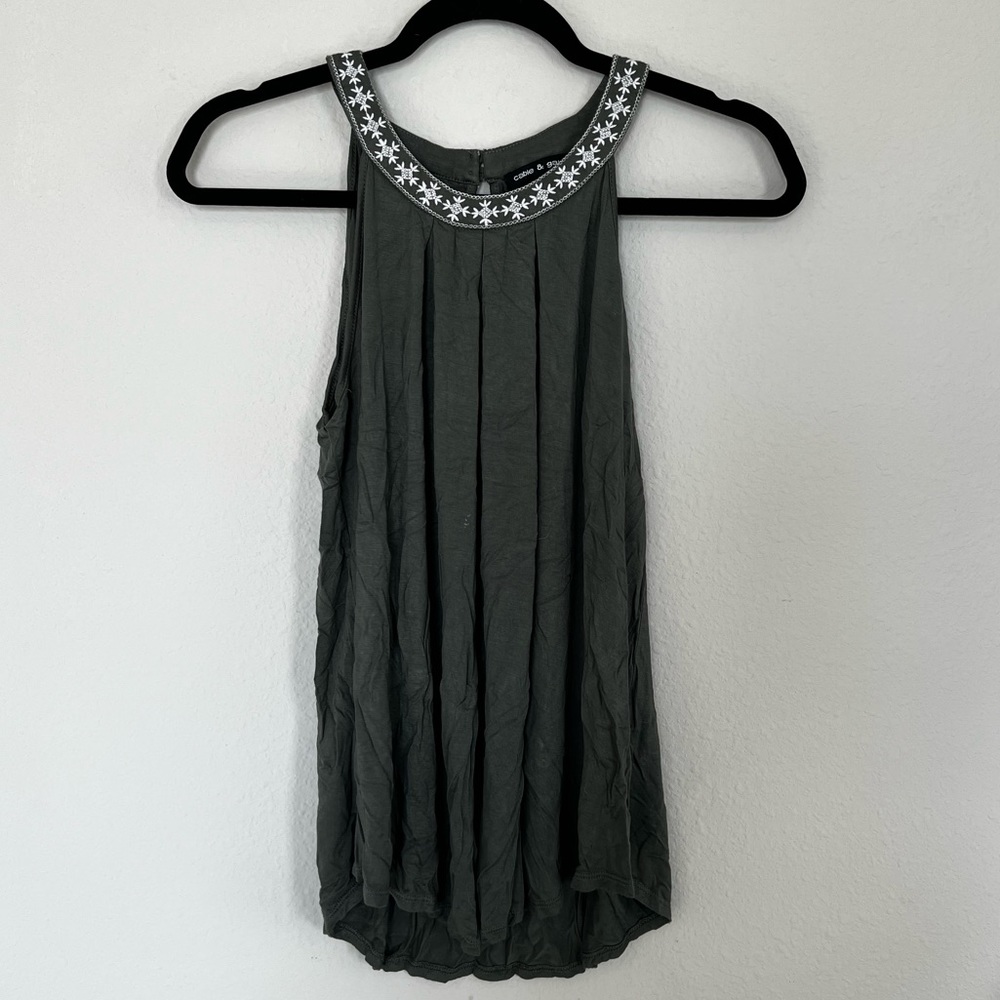 Cable & Gauge Dark Green/Olive Halter Tank Top - Picture 1 of 3